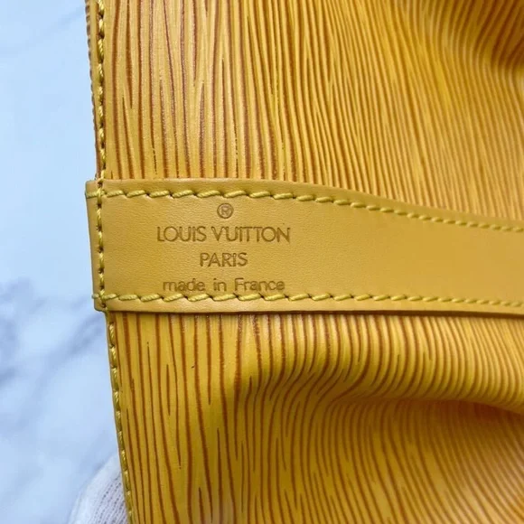 Vintage Louis Vuitton | Petit Noe Yellow EPI Bucket Bag - Picture 7 of 16
